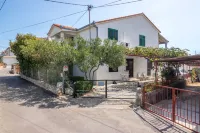 Apartment and Rooms Ruza