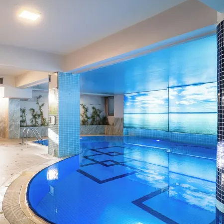Parion Hotel