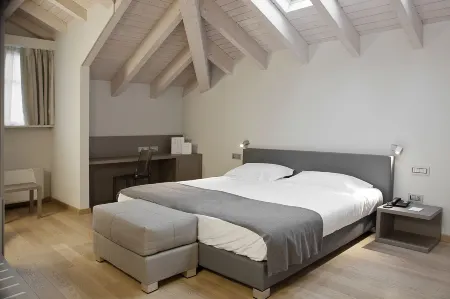 Hotel di Varese Отели рядом с достопримечательностью «Stazione di Varese»