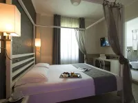 Hotel San Francisco Hotels near Piola Station