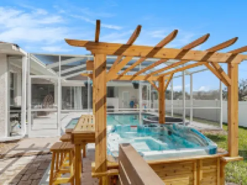 Shore Drive Sunshine Fully Furnished Home Pet Friendly Hotels in Oldsmar