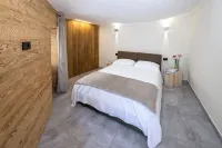 Fenat Hotels in Introd