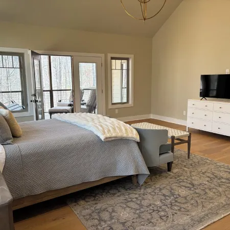 Luxury Retreat - Perfect for Weddings, Furniture Market Visits, and Relaxation