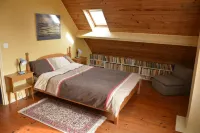 Breathtaking view of Omaha Beach. For vacations with family and friends! Hotels in 