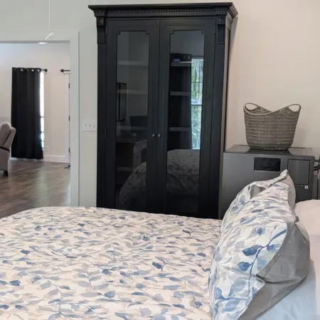 Upscale 2 Bed/2.5 Bath w/Lighted Pickleball Court&Fiber Internet Near the Dragon