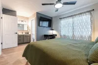 Mid-Century Mountain View Oasis - Pool - Cabana - Huge Backyard Hotels near HomeGoods