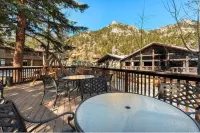 Nicky's Resort