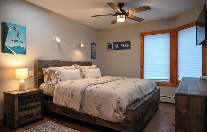 2 Story Condo @ Jay Peak w/ Hot Tub, Short Walk to Amphitheatre
