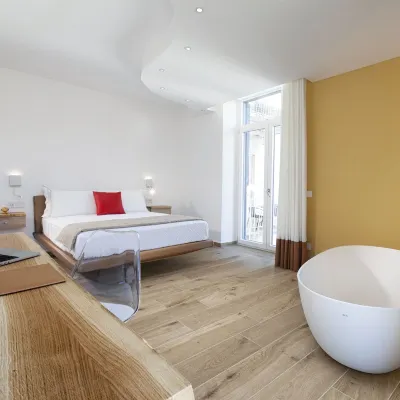 YourHome - Lidia Rooms & Suites Hôtels à proximité de : Plage de Marameo
