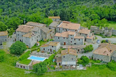 In a Wonderful Medieval Village on the Tuscan Hills, with Air Conditioning