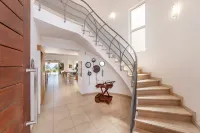 Protaras Beachfront Villa Pietra - parking