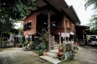 Patan Lanna Homestay Hotels in Ban Thi