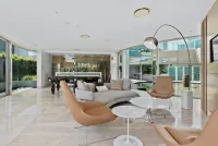 Luxury Beachfront Stay in Kirra