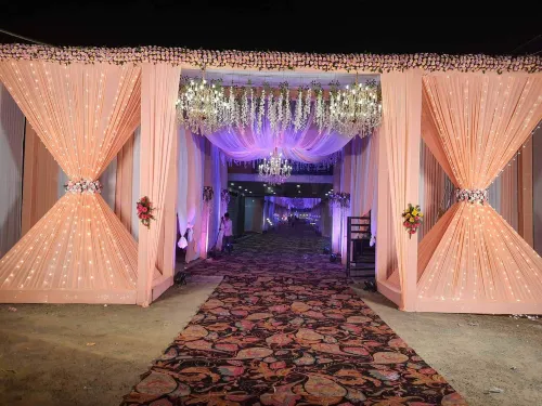 Hotel Crown Resort Hotels in Satna