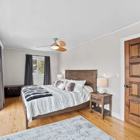 Cozy Private Chalet-Close to Skiing with Hot Tub-Pet Friendly