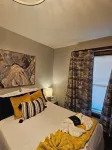 Historic & Chic apartment by Arena, University, Hospital - Dog Friendly Hotels near Marshall University