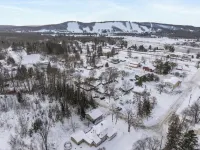 The Grove 1/2 mile from Boyne Mountain Sleeps 4 Hotels in Boyne Falls