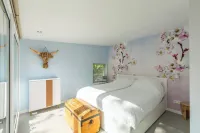 Bungalow in Sint Maartenszee with Garden Views