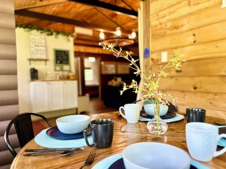 Log Cabin w/ Farm Animals & Firepit 20 Mins to Hershey & 4 Mins to Lake!