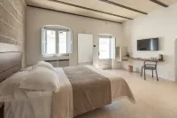 Donna Domenica Boutique Suites - 4-Star