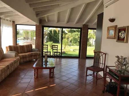 Villa Cocus (Villa with private pool) CIR 19082004C213708 Отели в г. Torre Colonna-Sperone