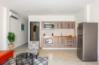 Bushiri's Long Life Building-2BD/1BA APT-Sleeps 4