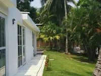 Cozy house in the nature close to the beach Hotels near Empresa Portuaria Quetzal Administration Building