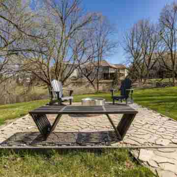 Gates Dr-Stylish and Spacious House Near Mayo in Rochester Best Neighborhood Hotel Exterior