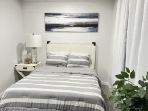 1 BEDROOM SUITE WITH PRIVATE ENTRANCE