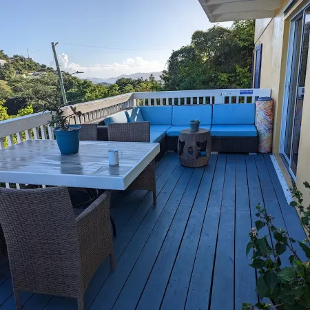 Private cottage, private pool, great views !