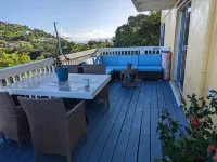 Private cottage, private pool, great views !