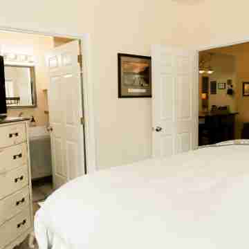 A/C- Family Friendly - Forest View- Pool and Hot Tub Rooms