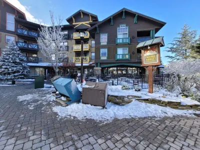 TOP FLOOR IN RIMFIRE/VILLAGE! NEVER RENTED BEFORE JULY 2022 2 BEDROOMS SLEEPS 8!