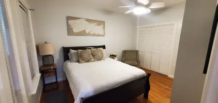 Cozy 3bdr Free parking/Wifi, 5 min to Encore  Close to Boston,Cambridge ,Salem Отели в г. Эверетт