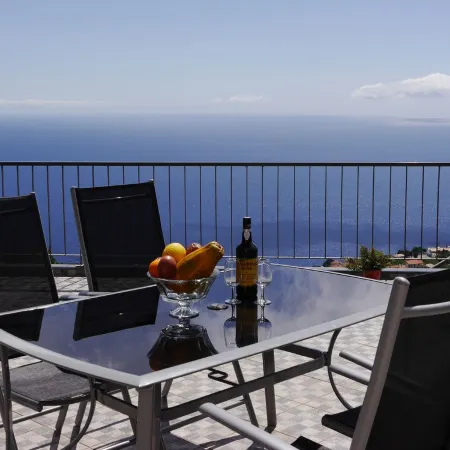Modern holiday home with breathtaking sea views, spacious terrace