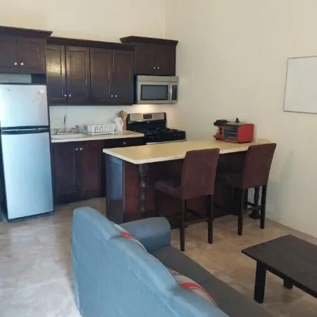 Beautiful island getaway, close proximity to popular beaches and historic site A