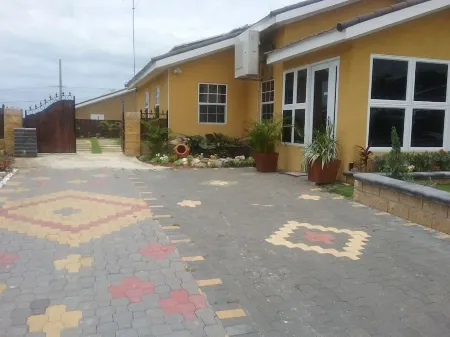 Modern villa w/private pool and A/C