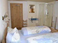 Holiday home in the middle of the Lechtal mountains Hotels in Steeg