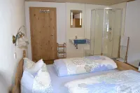 Holiday home in the middle of the Lechtal mountains Hotels in Steeg