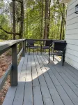 Cozy cottage quiet and secluded but close to everything.