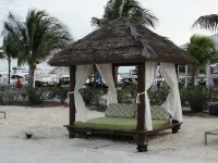 Rent a 2 bed / 2 bath Villa in Alice Town, North Bimini (INCLUDES 50' dock slip) - 3-Star