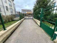 Superb apartment in downtown residence Hotels in Etampes