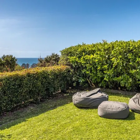 Palm Beach Panorama - perfect family holiday house with spa pool! Отели рядом с достопримечательностью «Стониридж Вайнярд»
