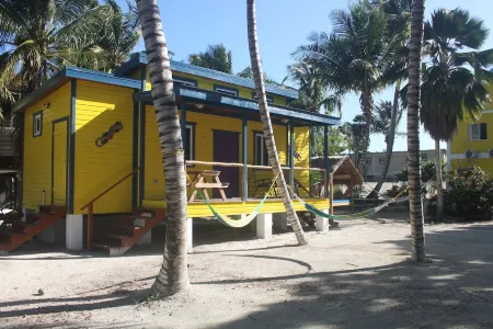 Gumbo Limbo Art Cabana - Stunning Peaceful Cabana, Steps From Ocean, Free Bikes Отели рядом с достопримечательностью «Сплит»