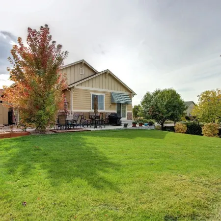 14 Mins to Dia/ Gaylord /Anshutz. Can be Rented Long Term with Huge Discount .