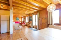 Traditional Alpine chalet with 3-4 bedrooms, well suited for 3-4 couples