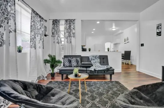 Allentown paradise near ppl center -1 paid parking per booking