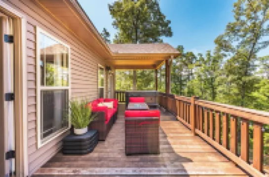 Charming 1-bedroom house w/ mountain view & close to Fontana Lake in Bryson City