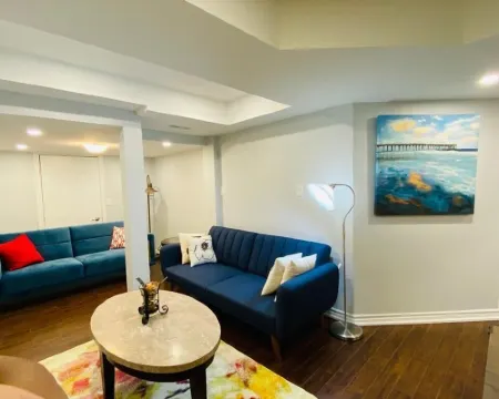 Cozy and New Basement Guest Suite in Brampton, ON ブランプトンのホテル