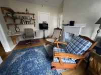 Captain's Quarters 1Br Apartment. Walk to Everything.